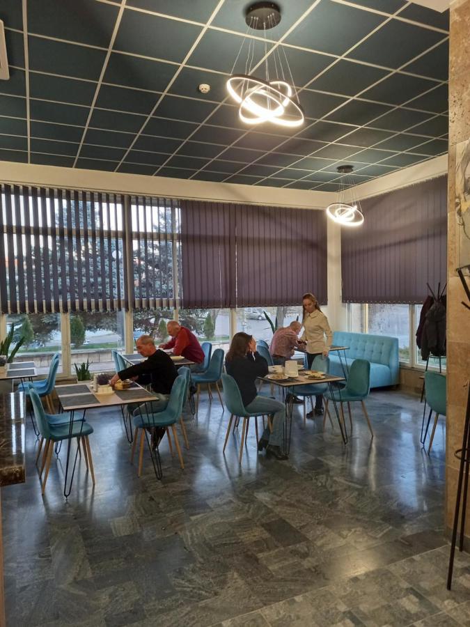 Mykolayiv Tourist Hotel Николаев Экстерьер фото