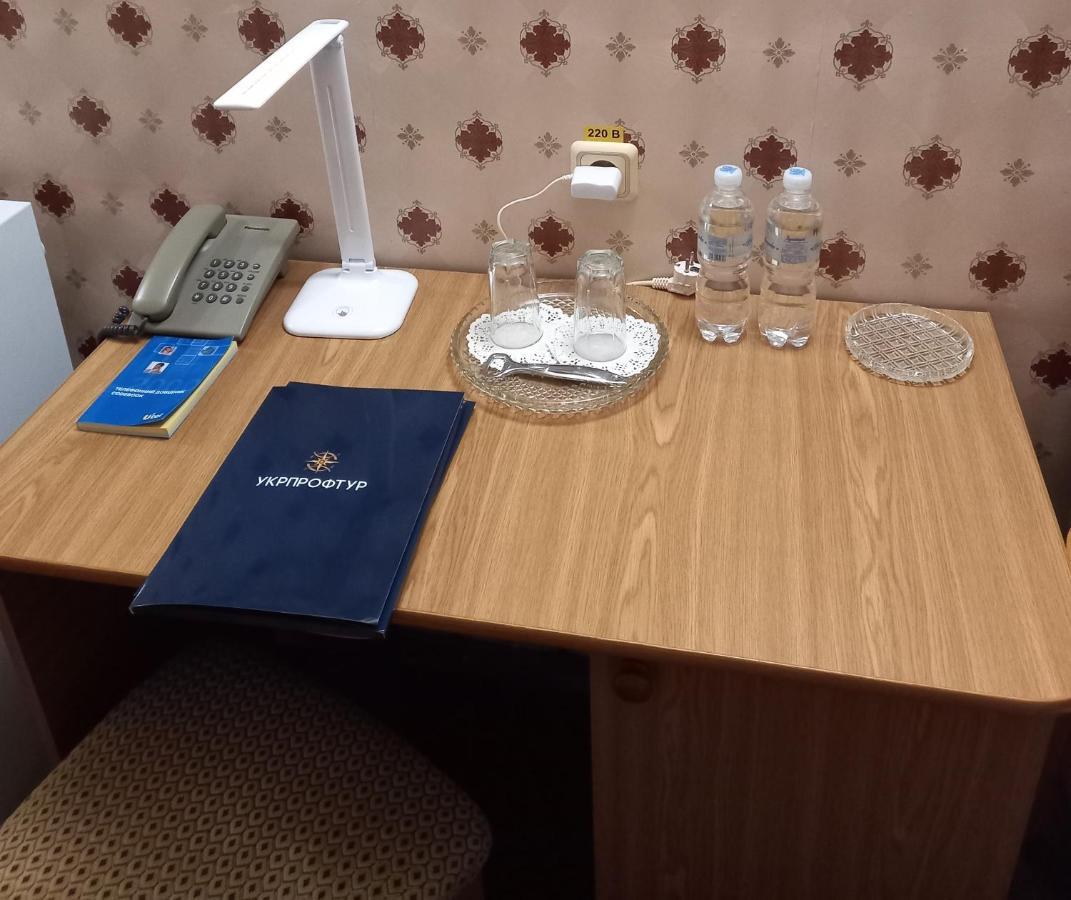 Mykolayiv Tourist Hotel Николаев Экстерьер фото