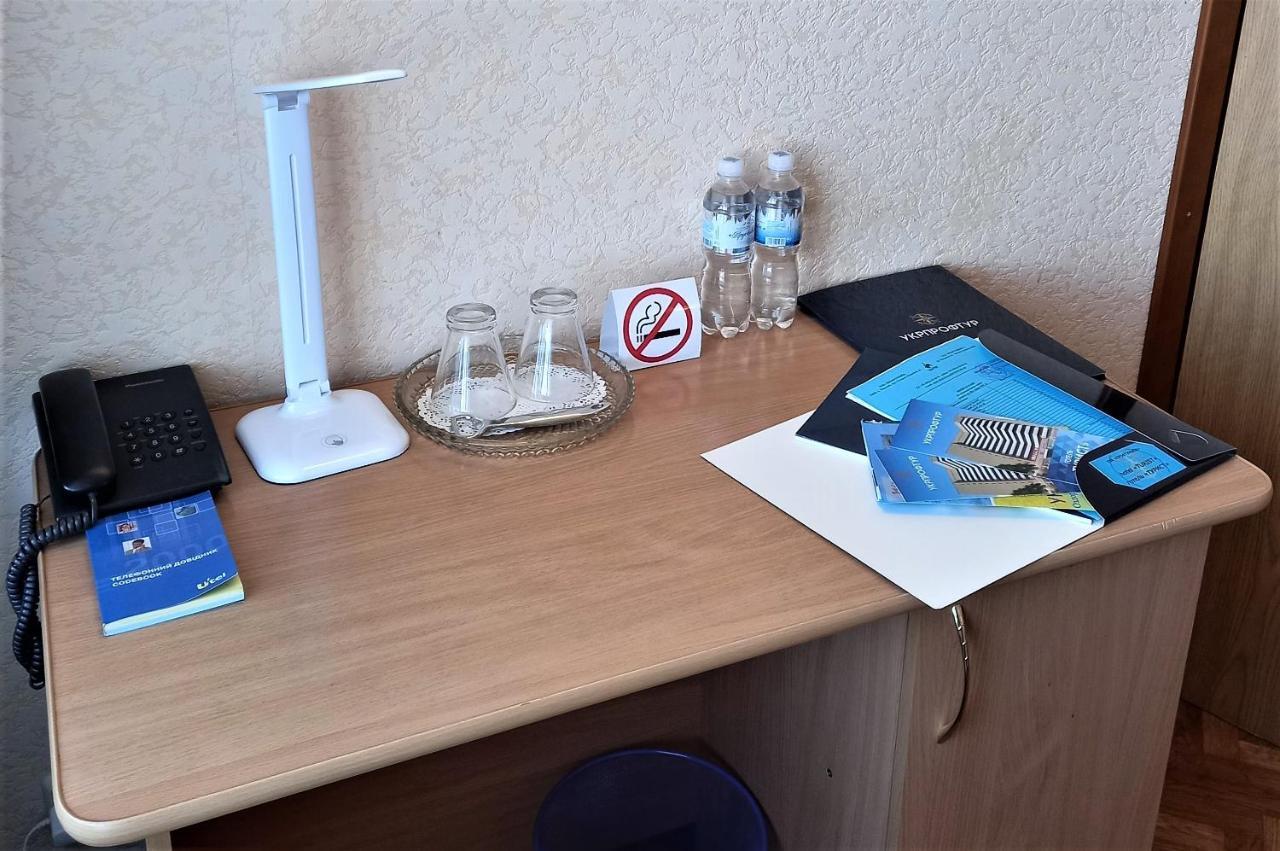 Mykolayiv Tourist Hotel Николаев Экстерьер фото