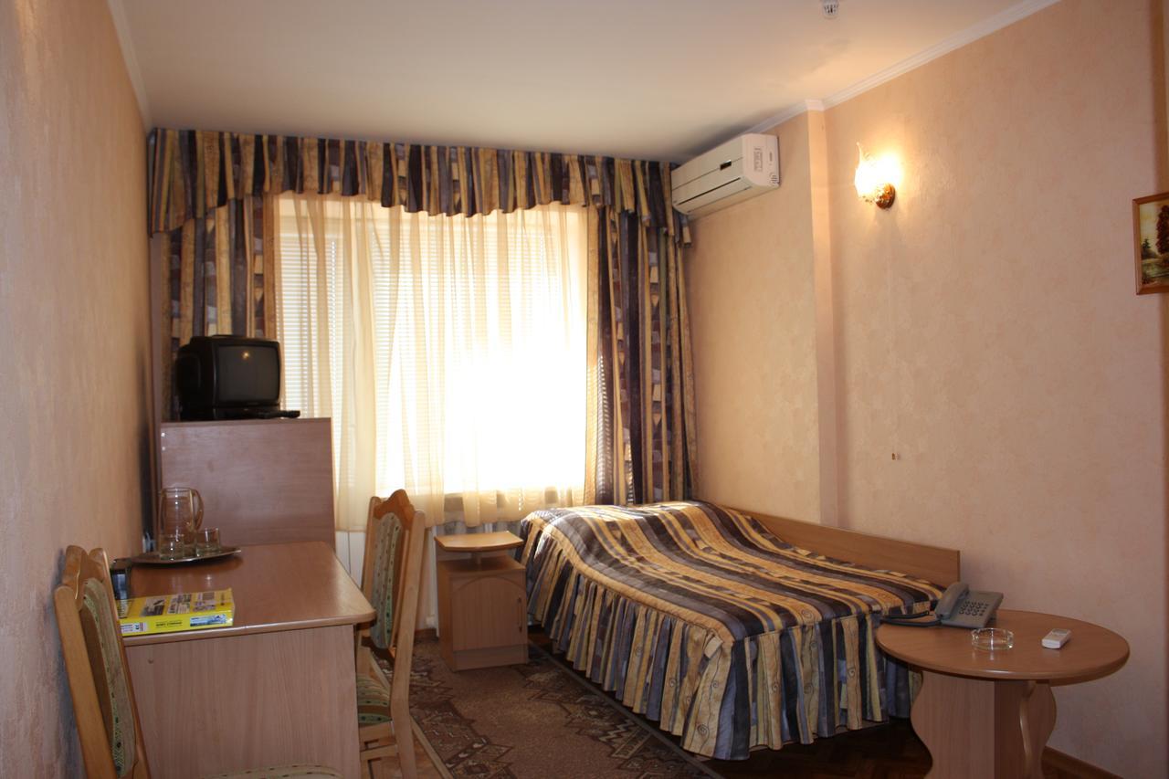 Mykolayiv Tourist Hotel Николаев Номер фото